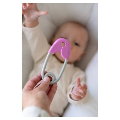 Chrastítko špendlík plast 12cm růžovošedé 12x19cm